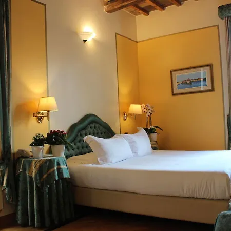 Coronari Palace Hotel 3*